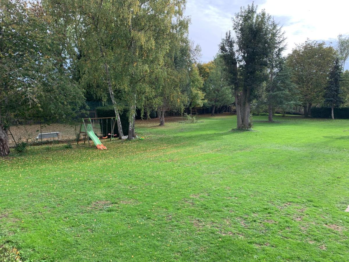 Appartement Familial Au Bord De La Marne, Jardin 8000M2, Piscine, Court De Tennis, Terrasse, Parking Gratuit Proche Disneyland Isles-les-Villenoy Exterior photo