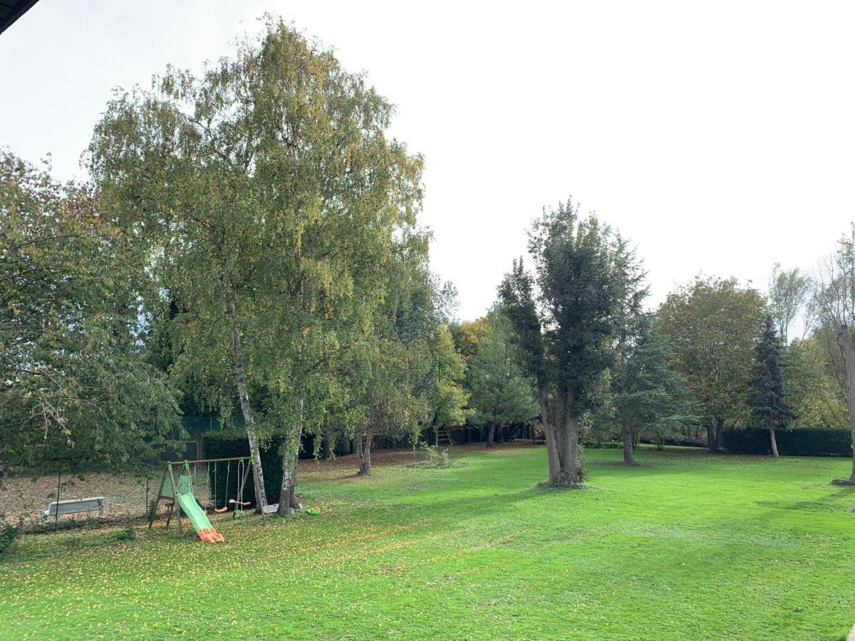 Appartement Familial Au Bord De La Marne, Jardin 8000M2, Piscine, Court De Tennis, Terrasse, Parking Gratuit Proche Disneyland Isles-les-Villenoy Exterior photo
