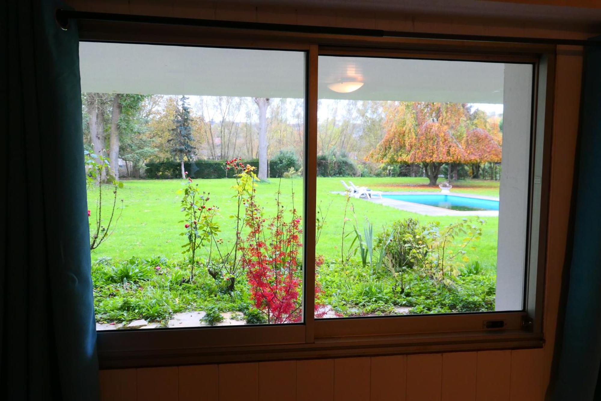 Appartement Familial Au Bord De La Marne, Jardin 8000M2, Piscine, Court De Tennis, Terrasse, Parking Gratuit Proche Disneyland Isles-les-Villenoy Exterior photo