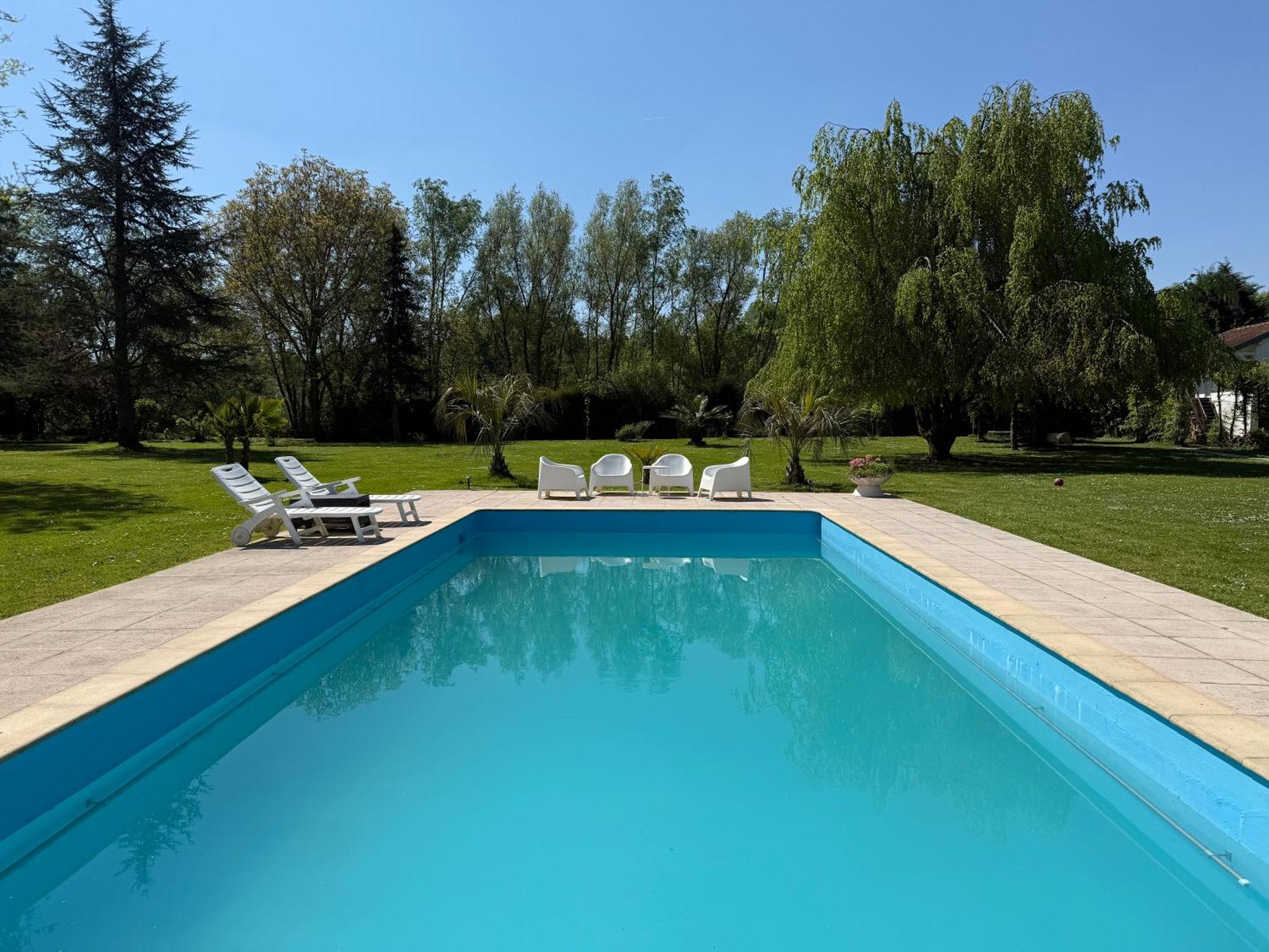 Appartement Familial Au Bord De La Marne, Jardin 8000M2, Piscine, Court De Tennis, Terrasse, Parking Gratuit Proche Disneyland Isles-les-Villenoy Exterior photo